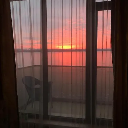 아파트 Lake View Solid