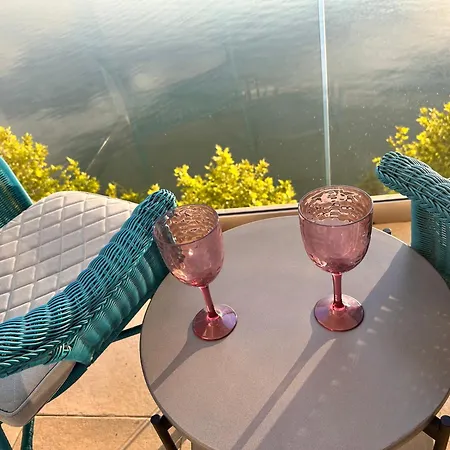 Lake View Solid 아파트